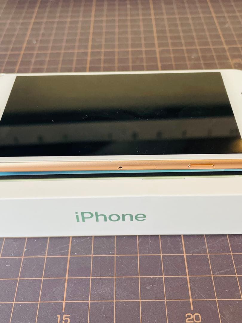 スマートフォン本体 iPhone 8 Gold 64GB