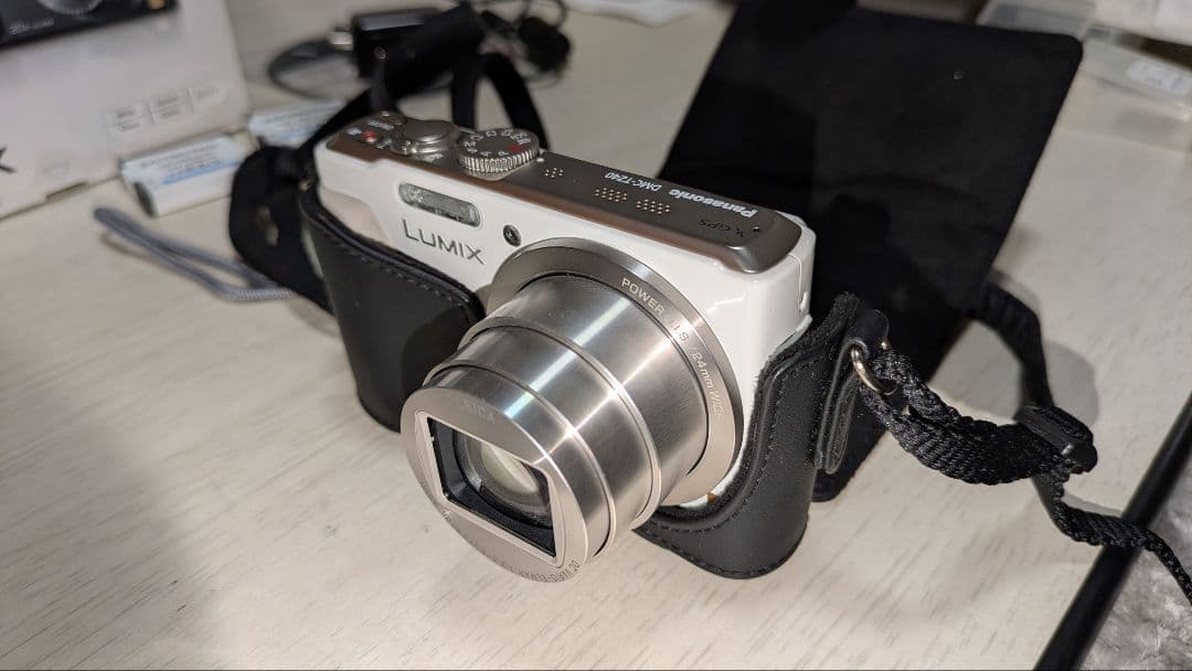 Panasonic DMC-TZ40 デジタルカメラ 専用純正ケース装着