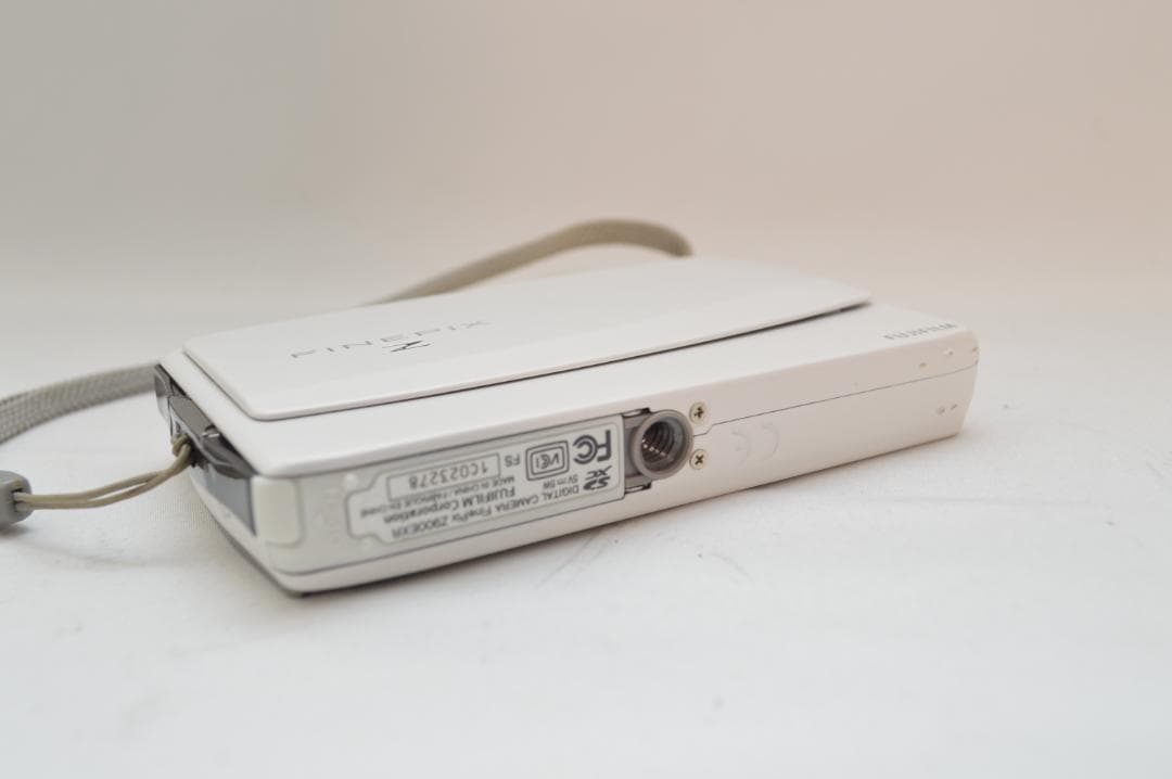 ✨美品✨ Fujifilm Finepix Z900 EXR ホワイト 動作OK