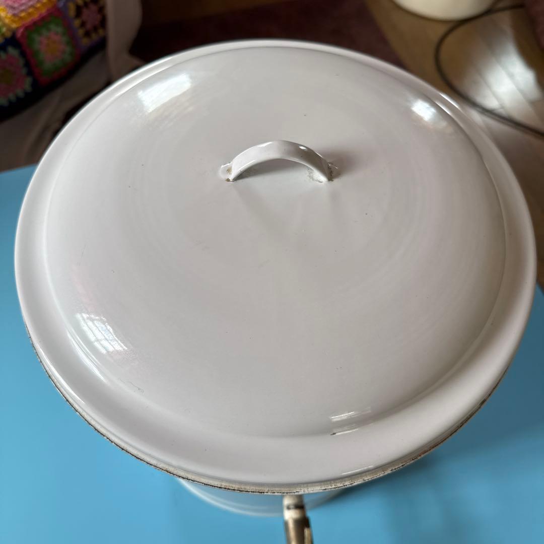 アンティークホーロー缶　ジャグ　大きなホーロー缶　ビンテージ缶　アンティーク缶