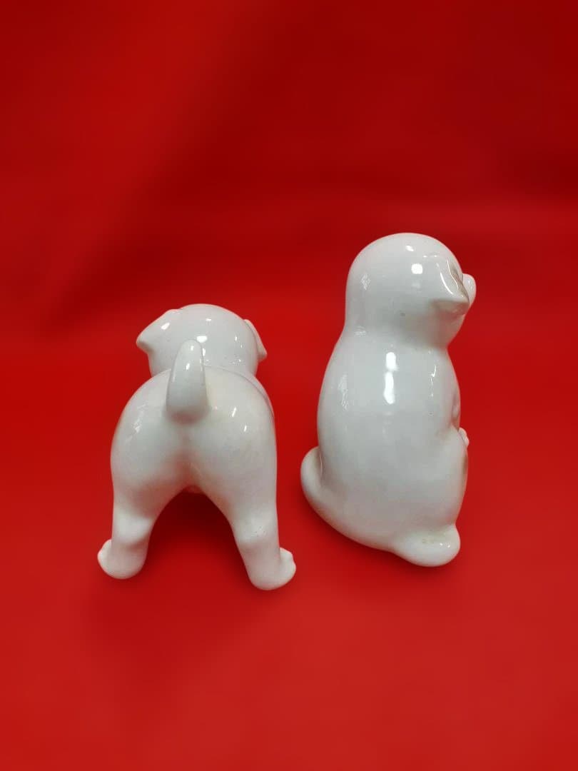 犬の置物２匹