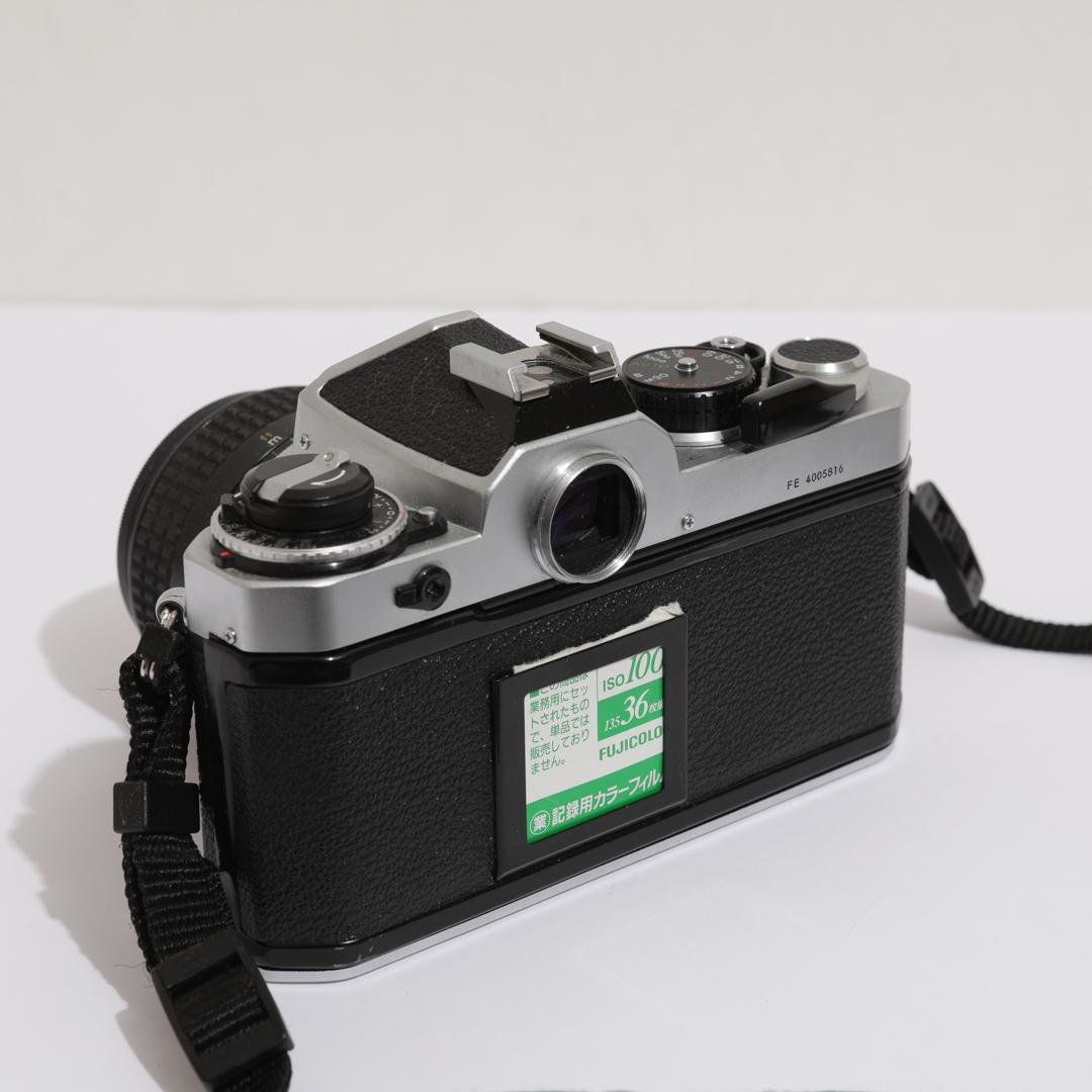 Nikon FE シルバー / レンズNikkor 28mm F3.5 付き