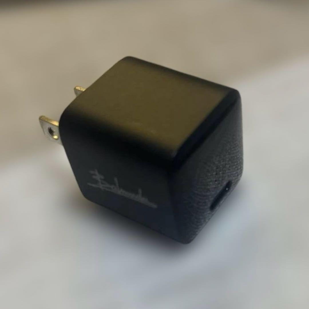 芭*涼様 【純正充電器付き】バルミューダフォン　本体　中古