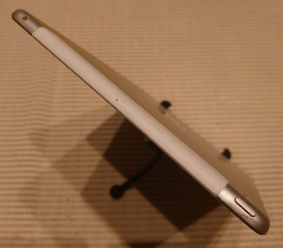 完動品SIMフリーiPad第8世代(A2429)本体32GB送料込G81LT