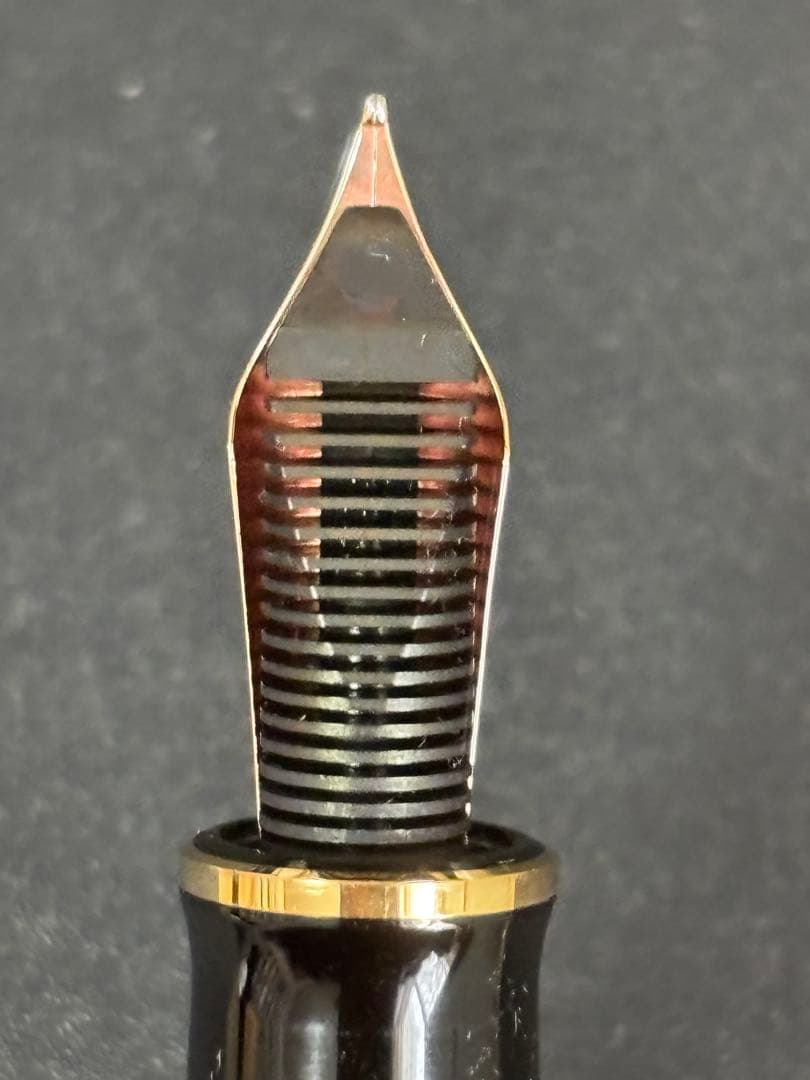 ペリカン スーベーレーン M800 赤縞 F 細字 万年筆