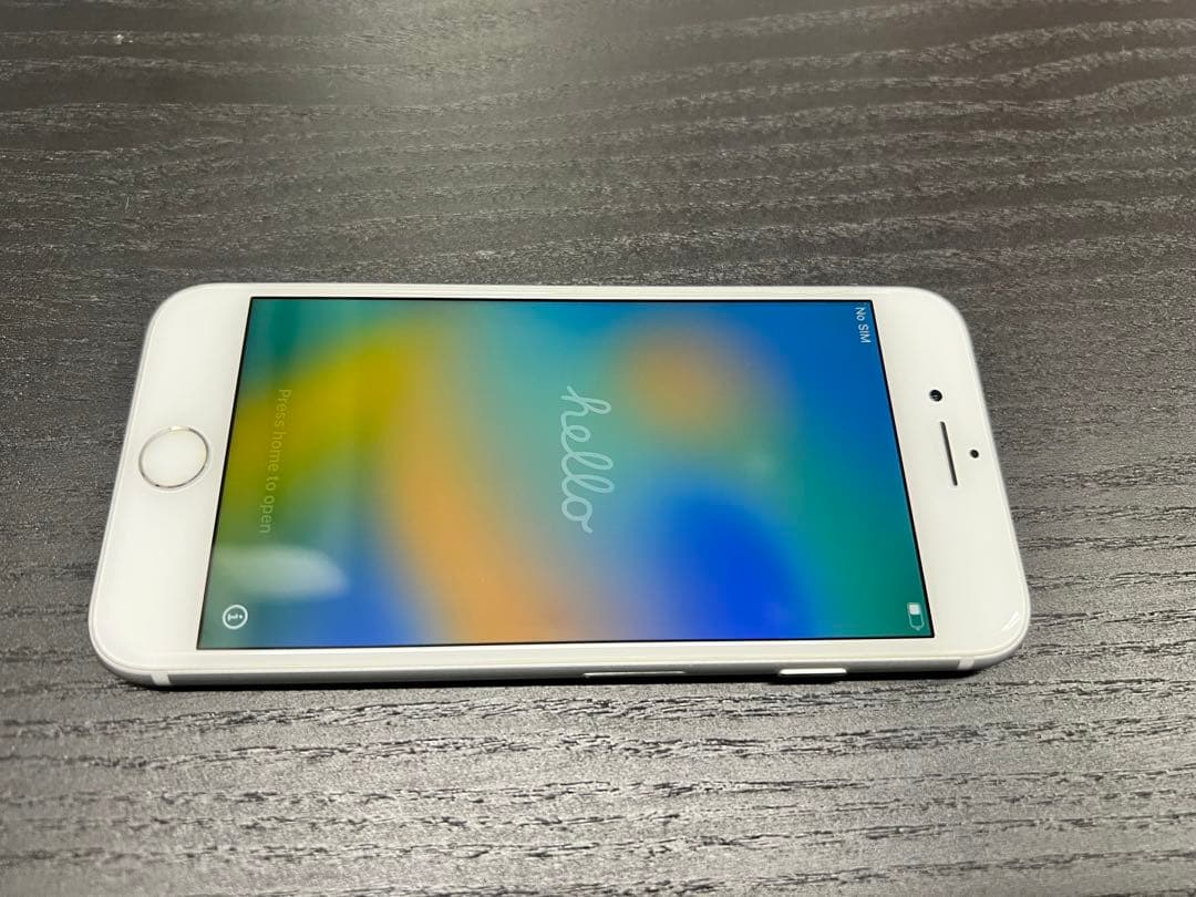 【美品】iPhone8 シルバー 64GB【SIMフリー】