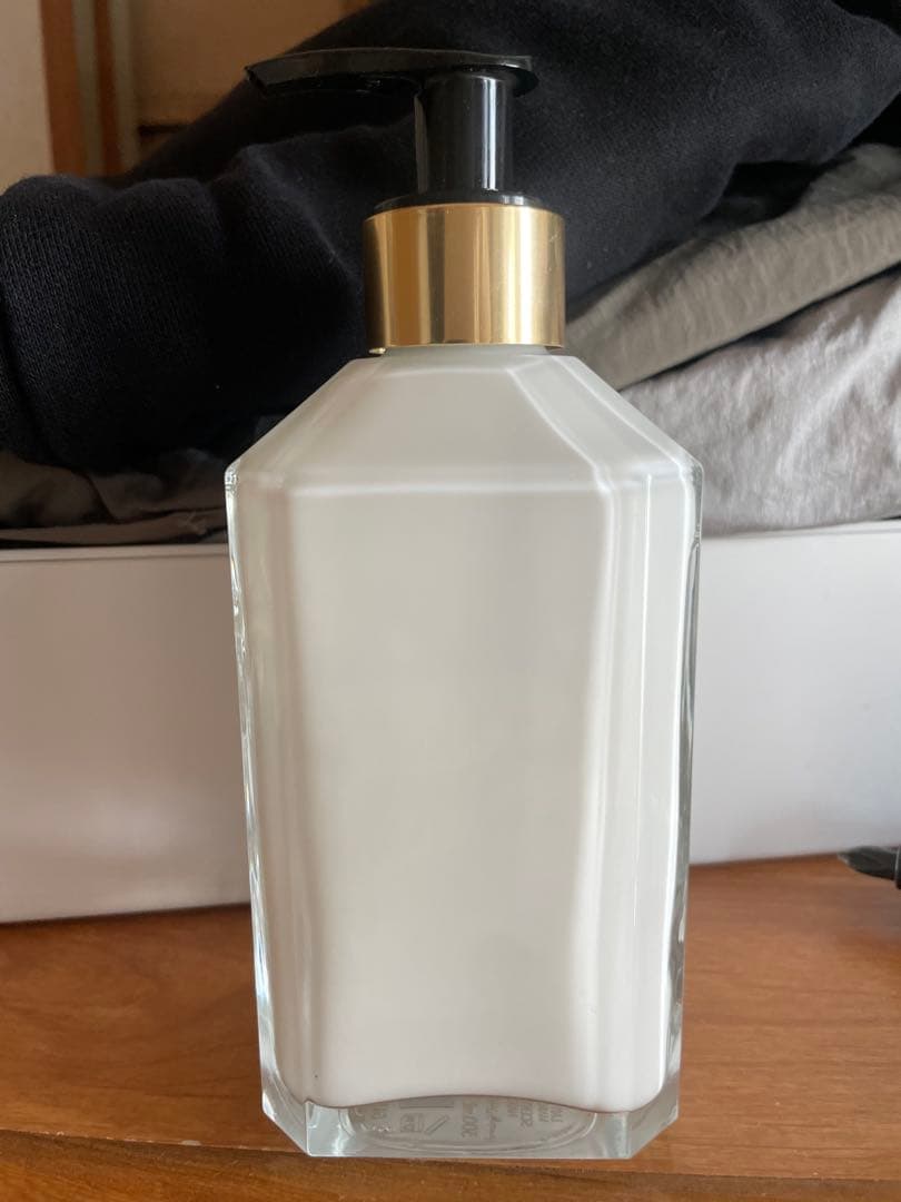 【GUERLAIN】 ムスクウートルブラン ボディローション