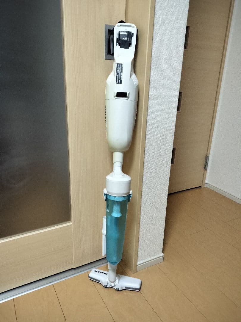 マキタ CL281FD コードレス掃除機 18V
