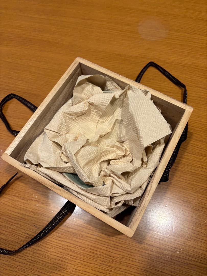 青緑色の花模様の陶器製椀　三國陶芸研究所　韓都鉉