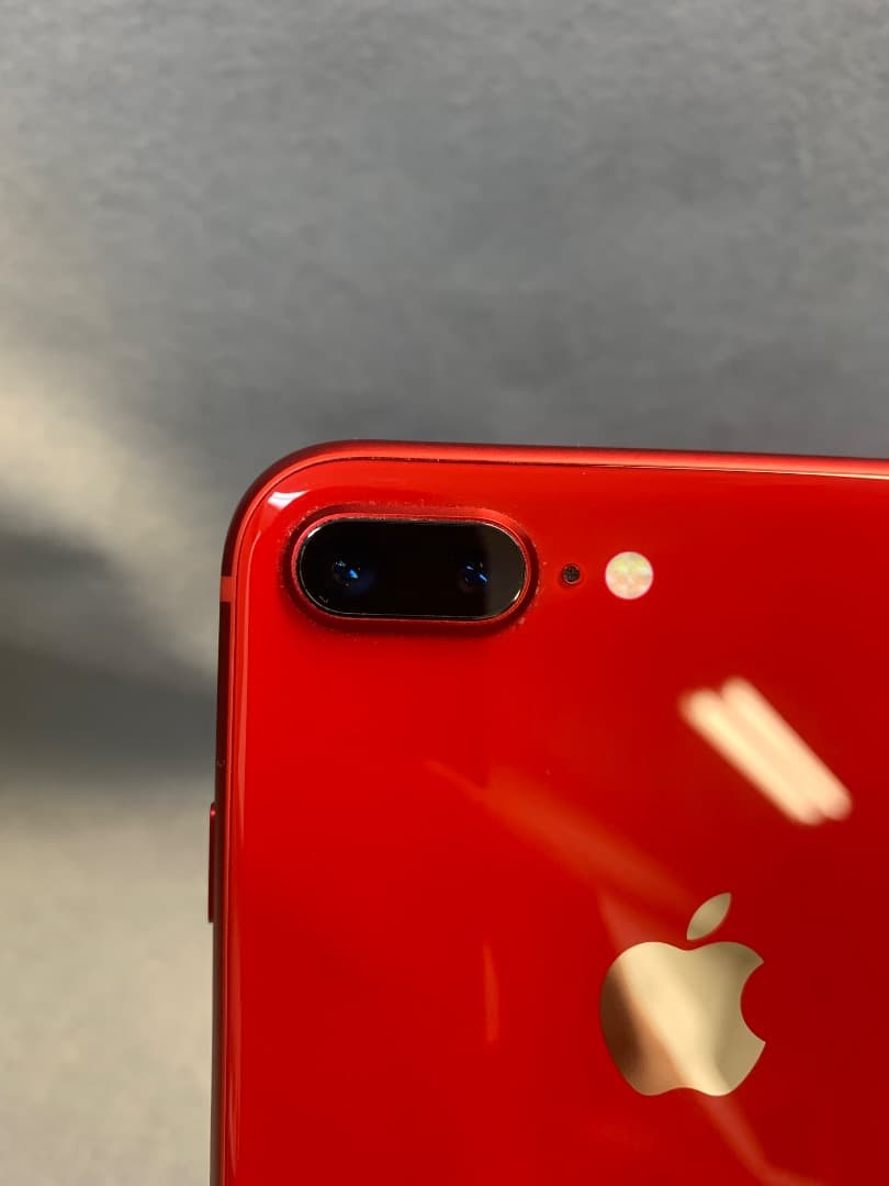 超美品　国内版　SIMフリー　iPhone8 Plus 64GB レッド色