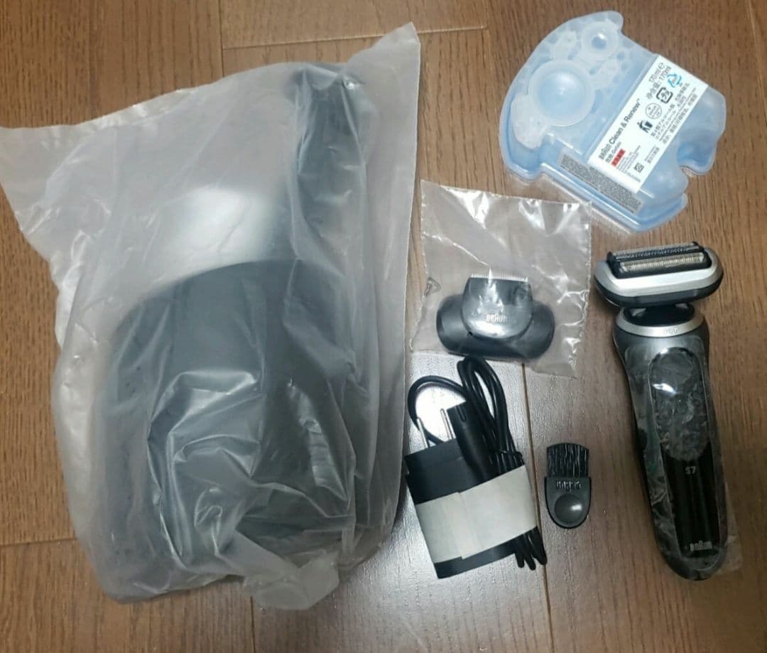 早い者勝ち！　BRAUN　電気シェーバー　シリーズ7(72-G7500cc)
