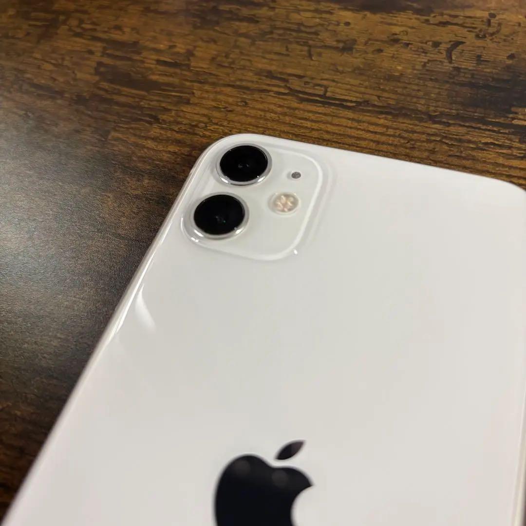 【本日限定】極美品 iPhone11ホワイト 128GB SIMフリー おまけ付