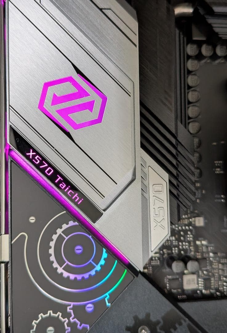 ASRock X570 TAICHI マザーボード