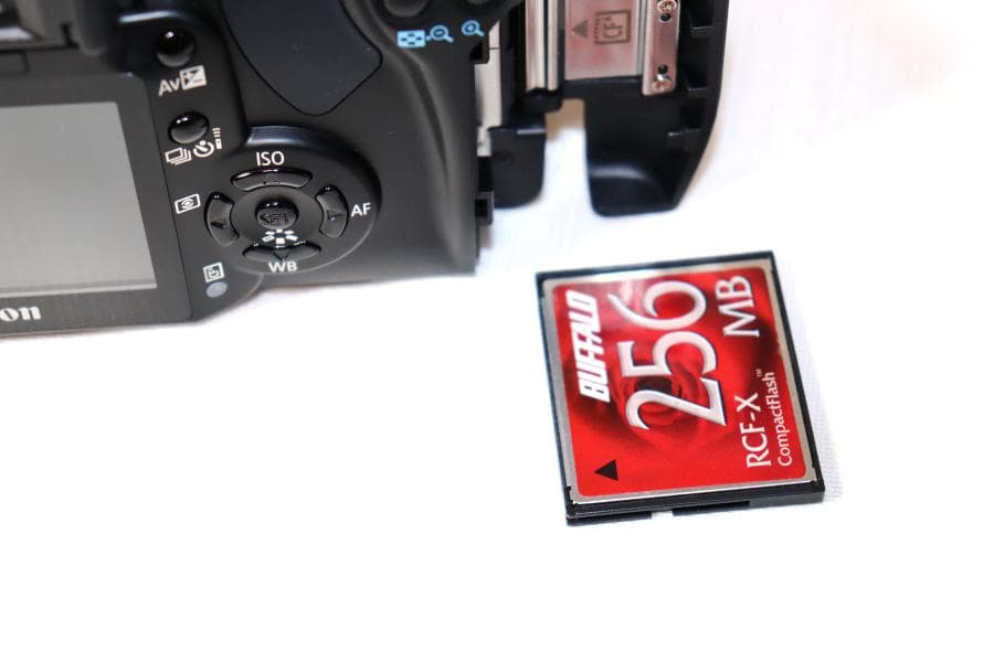 動作品 Canon EOS Kiss Digital X レンズ付き