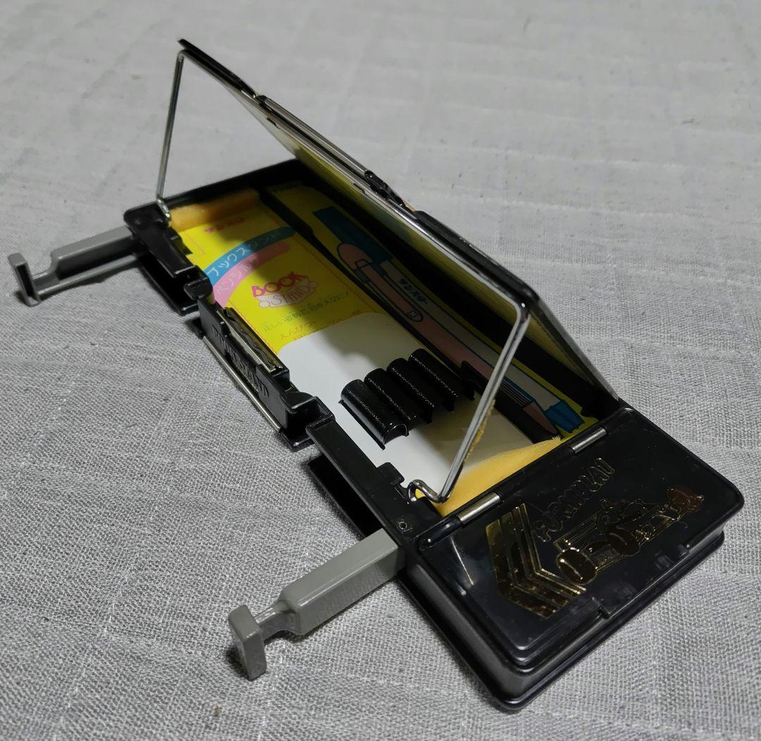 ブックスタンド　ペンシルケース　FORMIRA