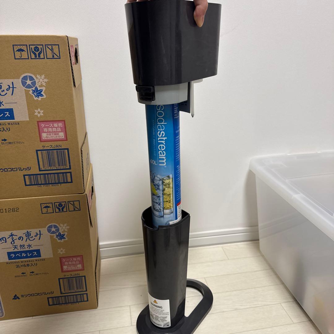 sodastream 炭酸水メーカー ボトル　新品ボンベ2個
