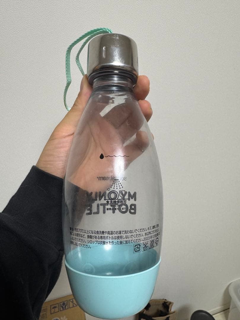 sodastream 炭酸水メーカー ボトル　新品ボンベ2個