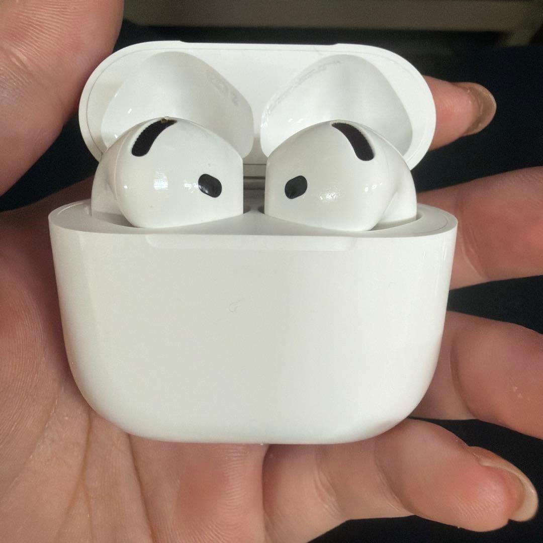 AirPods 4 本体　箱付き