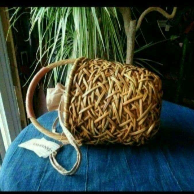 エスニック　新品タグ付ラタン丸型ポケット付Bag　NATURAL