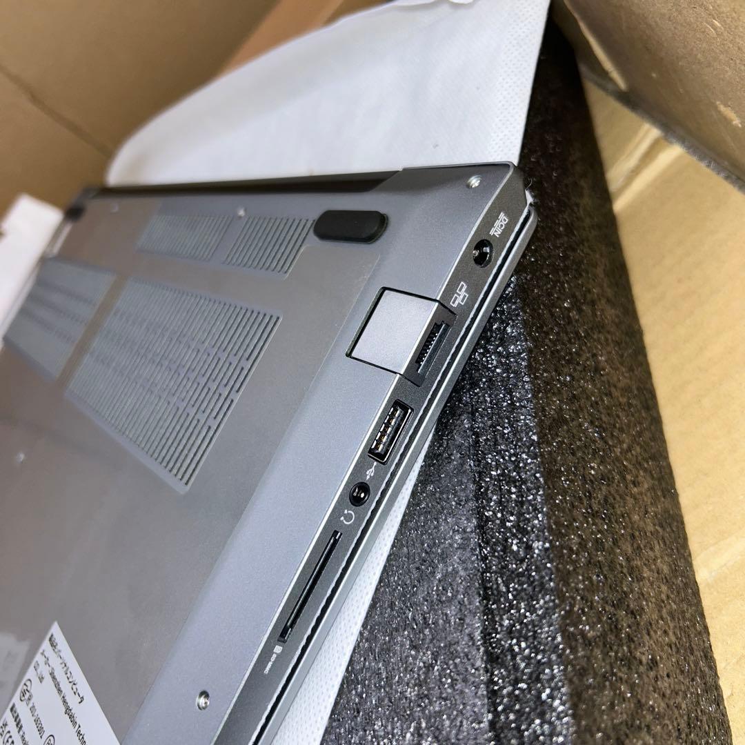 ノートパソコン　Core i7-1355U 36GB+512GB