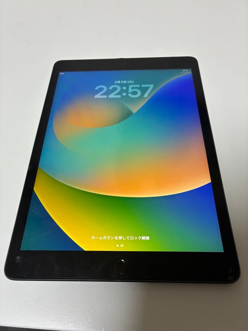 美品 Apple iPad (第8世代) 128GB WiFiスペースグレー