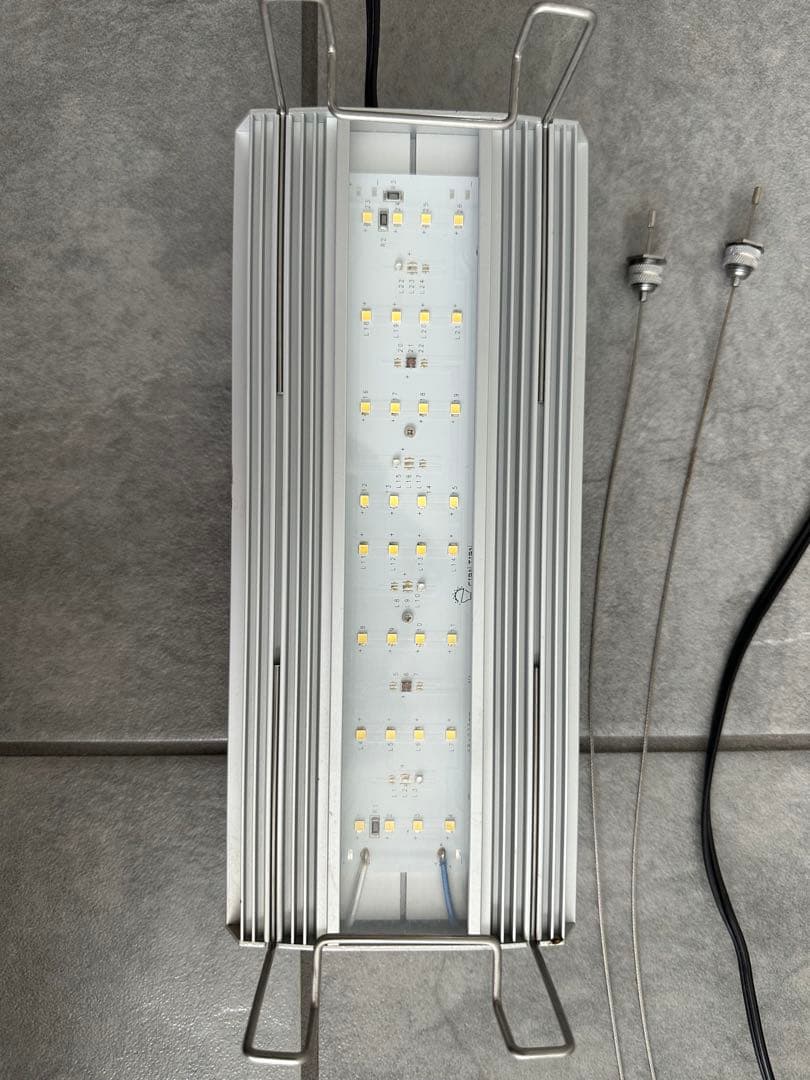 アクロ TRIANGLE LED GROW Pro 300 4450lm