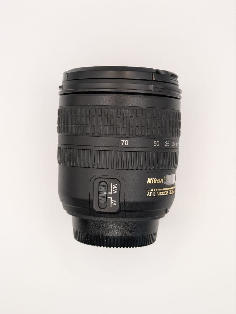 Nikon　D5500 ＋　レンズ　18-70 S数6,309回 6.5%以下