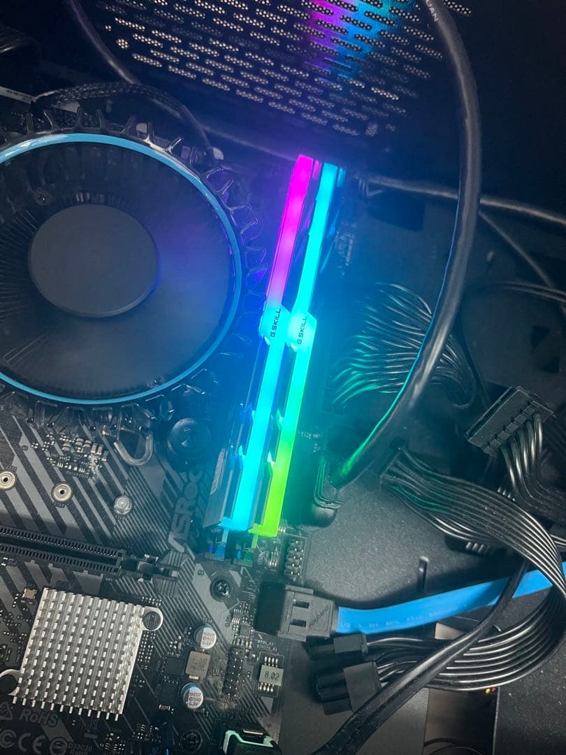 メモリー G.SKILL TRIDENT Z RGB DDR4 3000MHz 16GB