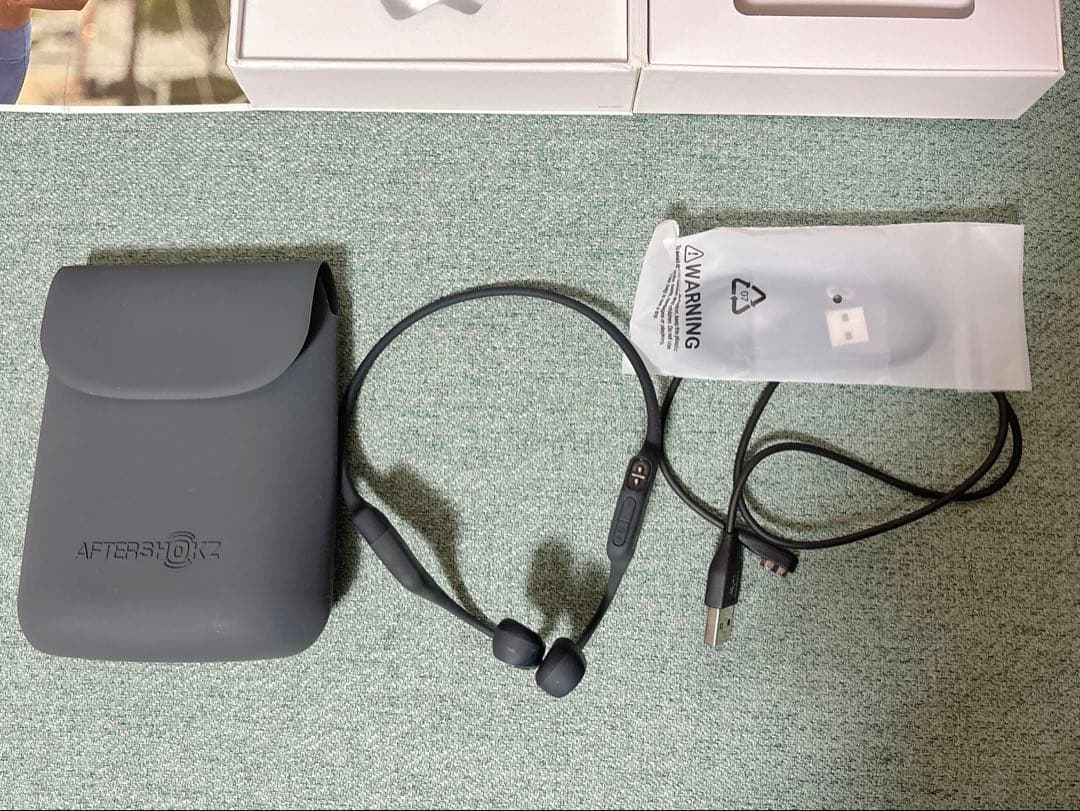 【美品】AFTERSHOKZ AEROPEX ワイヤレス骨伝導イヤホン