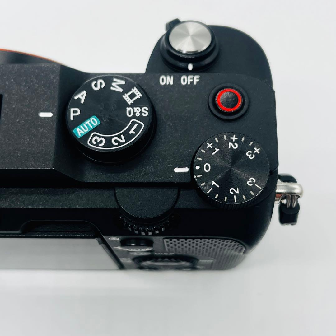ほぼ新品　SONY フルサイズ ミラーレス一眼カメラ α7C ズームレンズキット
