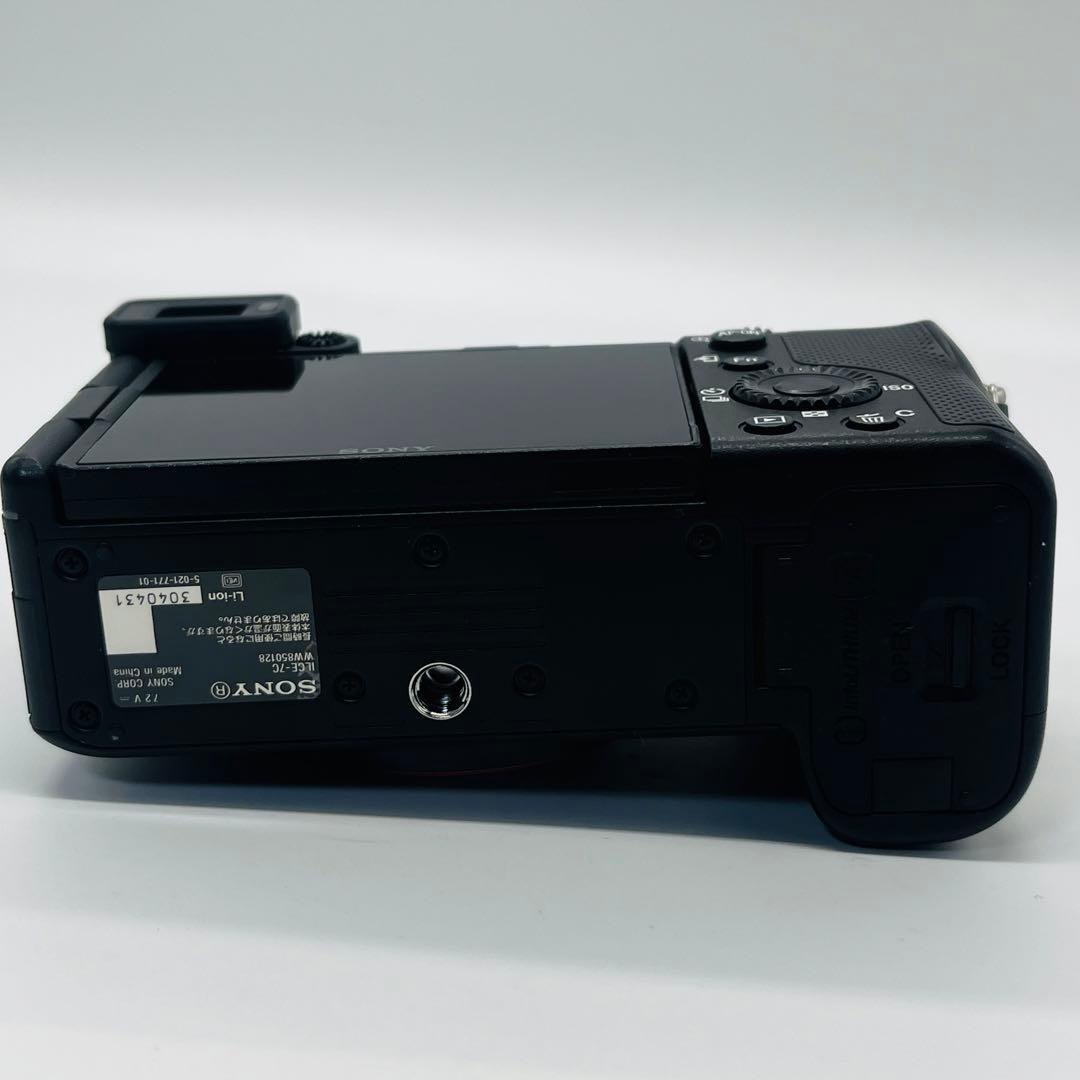 ほぼ新品　SONY フルサイズ ミラーレス一眼カメラ α7C ズームレンズキット