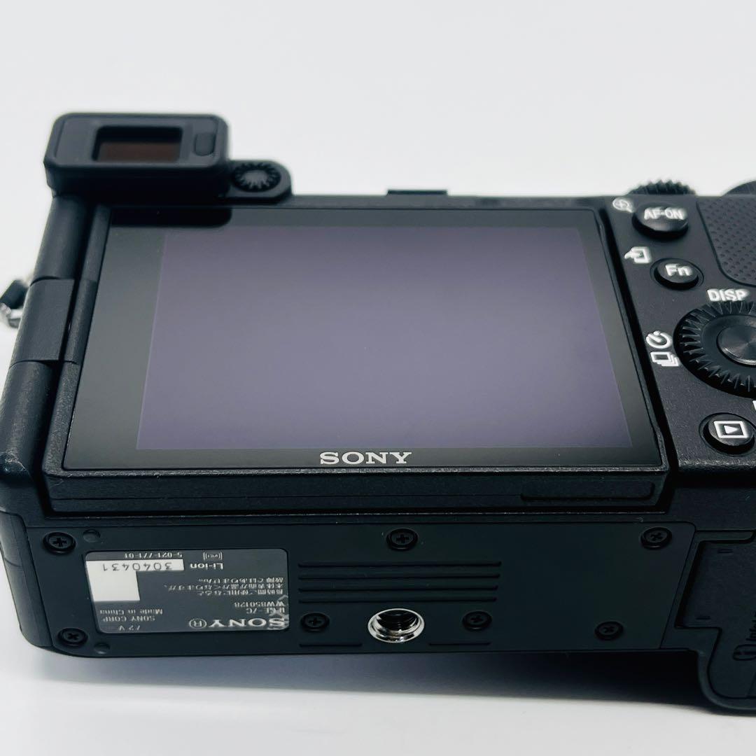 ほぼ新品　SONY フルサイズ ミラーレス一眼カメラ α7C ズームレンズキット