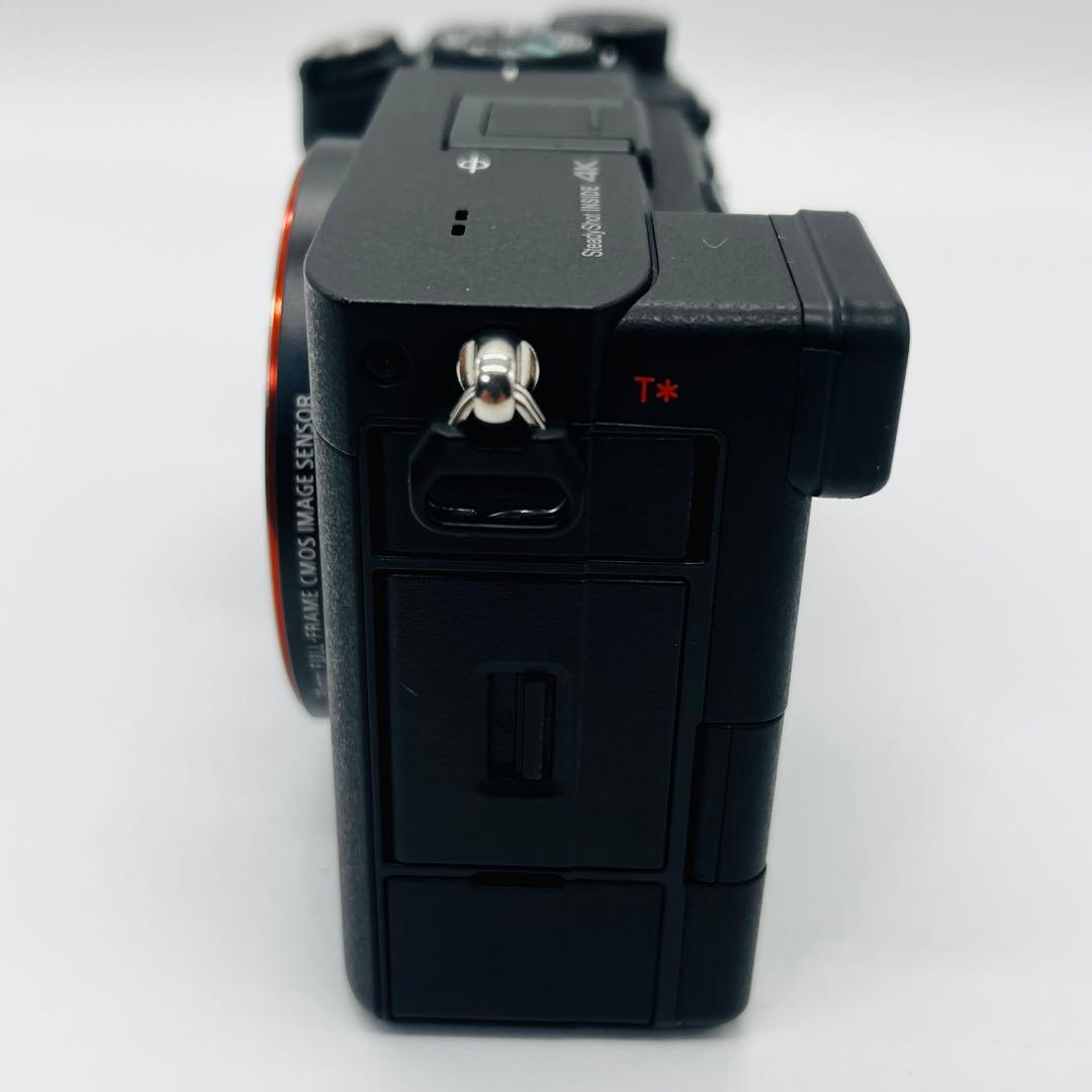 ほぼ新品　SONY フルサイズ ミラーレス一眼カメラ α7C ズームレンズキット