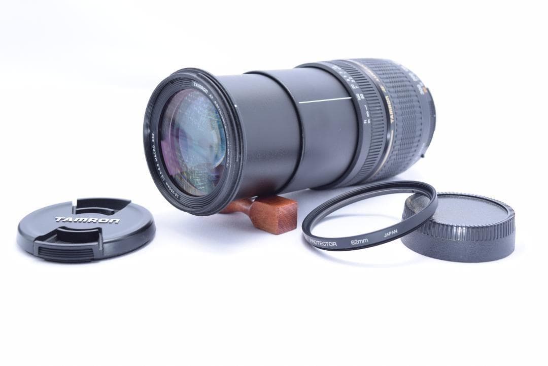 ②Nikon D7000 デジタル一眼レフカメラ　望遠レンズ付き