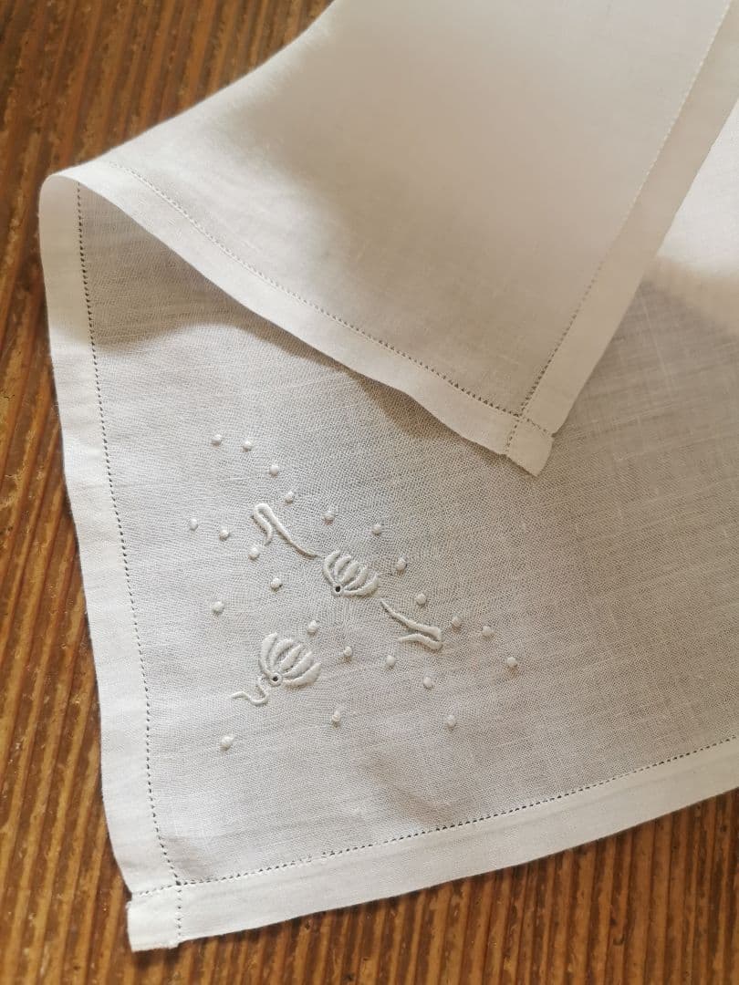 アンティーク 白糸小花刺繍 しなやかな上質リネン 針抜ヘムステッチ 長方形クロス
