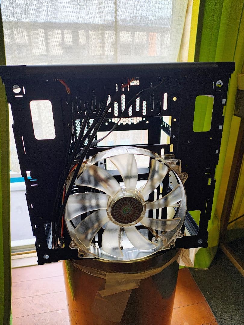 月末終了値下げThermaltake　20VT マザボ横置き4面ガラス　訳あり
