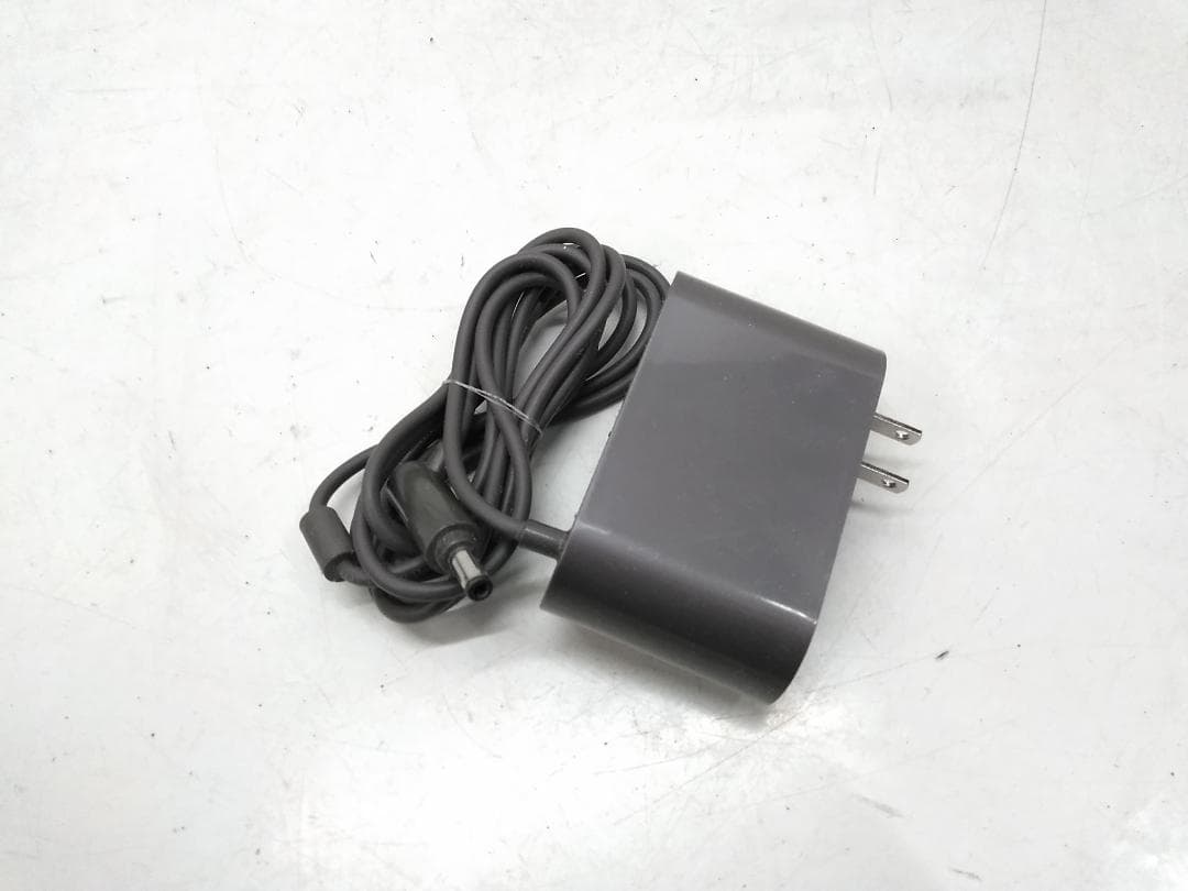 ダイソン V7 Fluffy Origin SV11 ハンディクリーナー ●