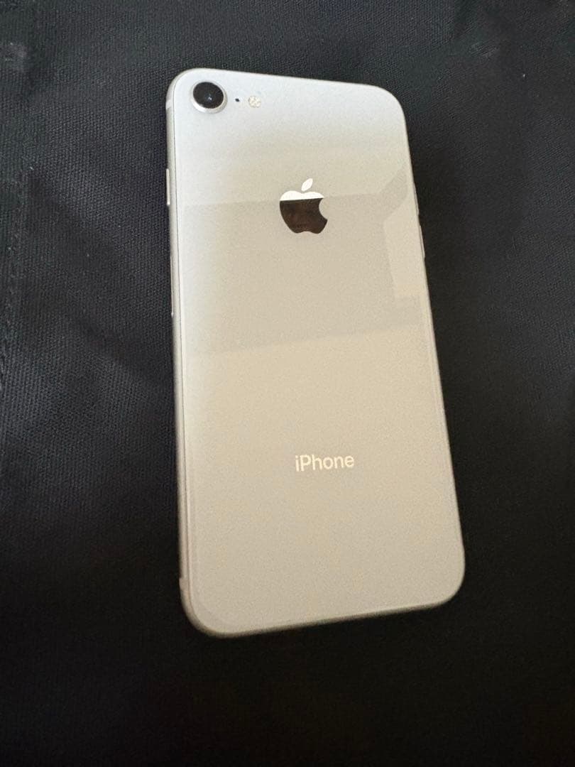 iPhone8 64G 本体のみ