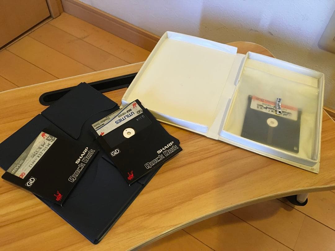 パソコン　シャープMZ1500 、モニター　ソフト付（クイックディスクに難あり）