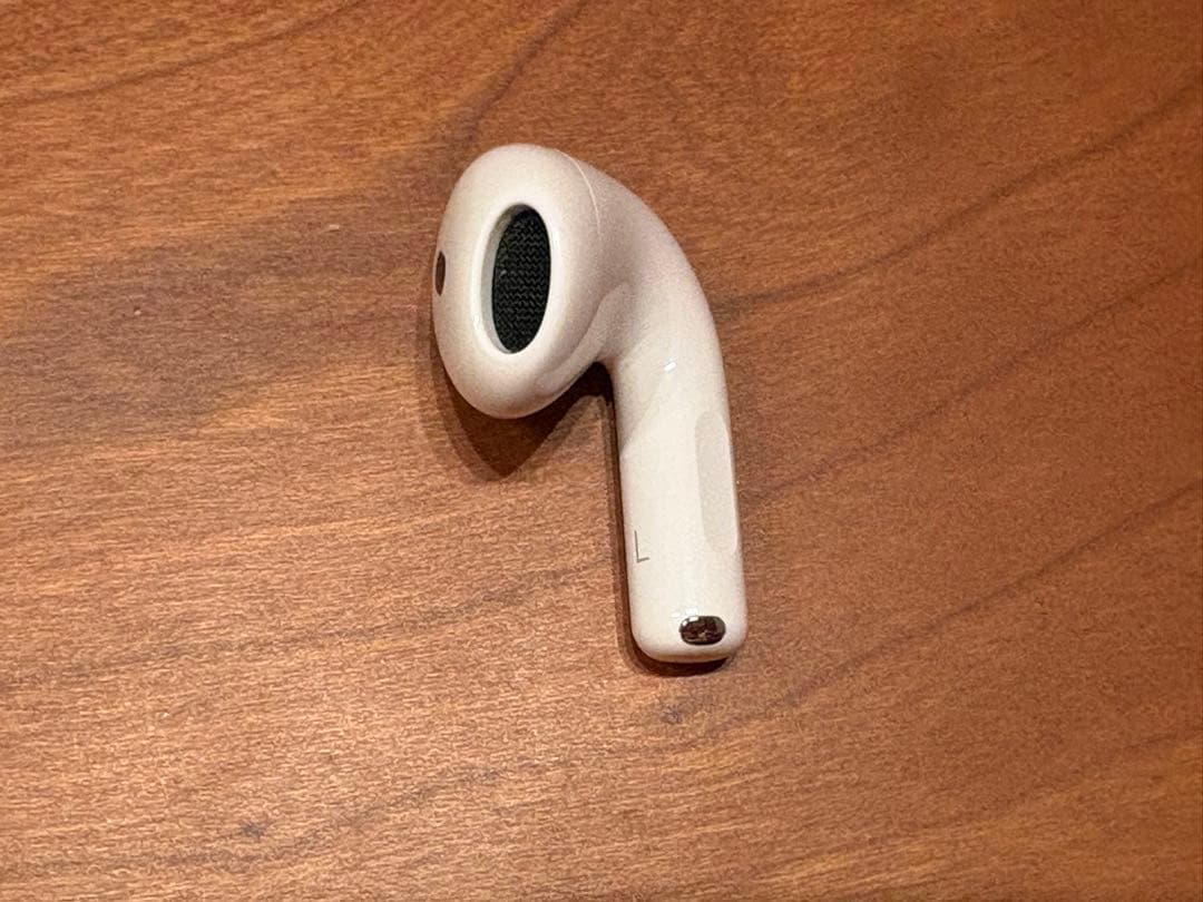 AirPods4 片耳（左）　充電ケース付き　ノイキャンなし