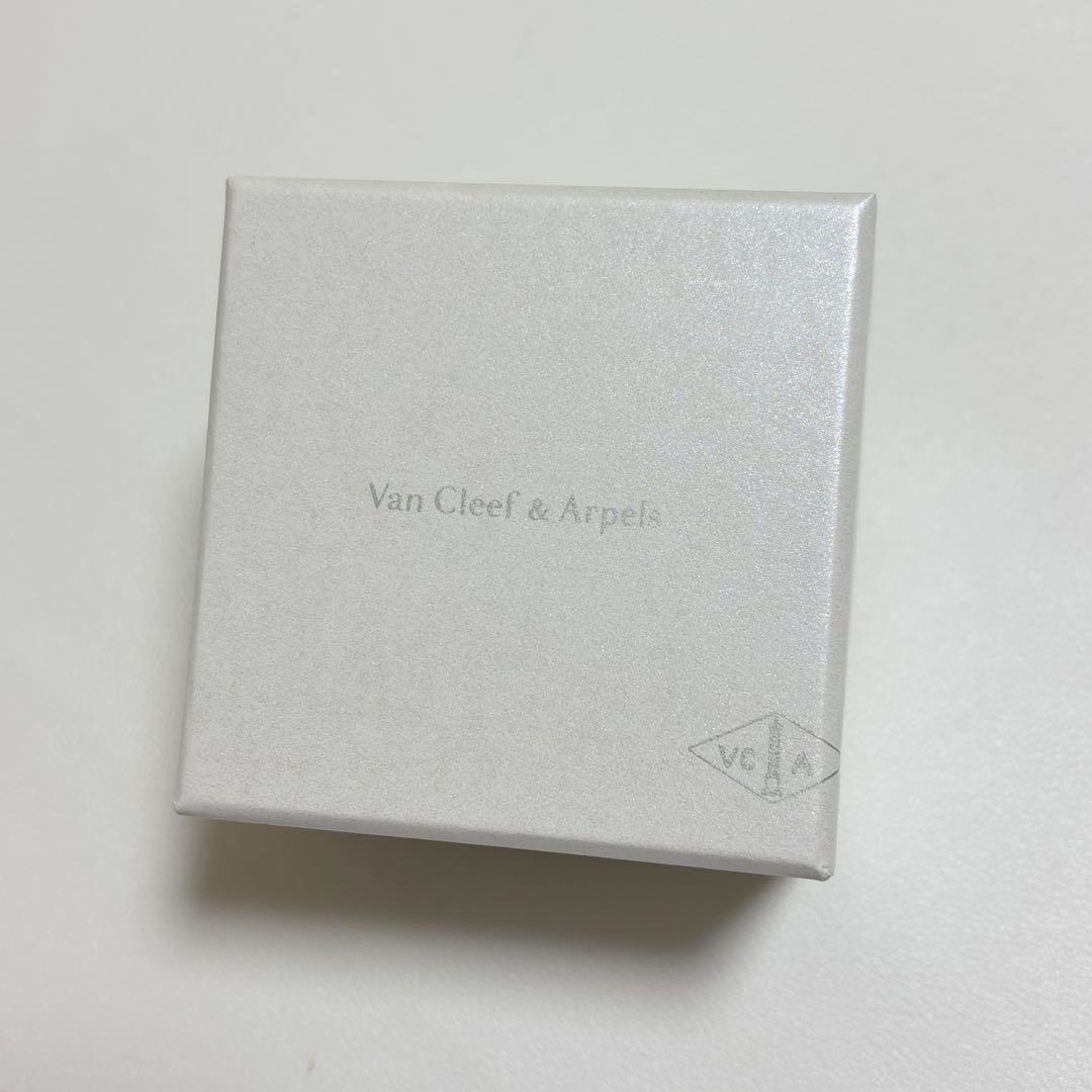 美品　ヴァンクリーフ&アーペル　ピアスケース　空箱　アクセサリー入れ　リボン付き