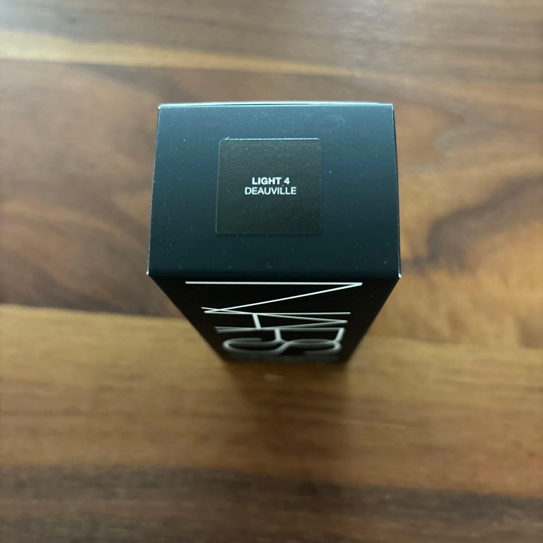 NARS 30mL ライトリフレクティングファンデーション 02174