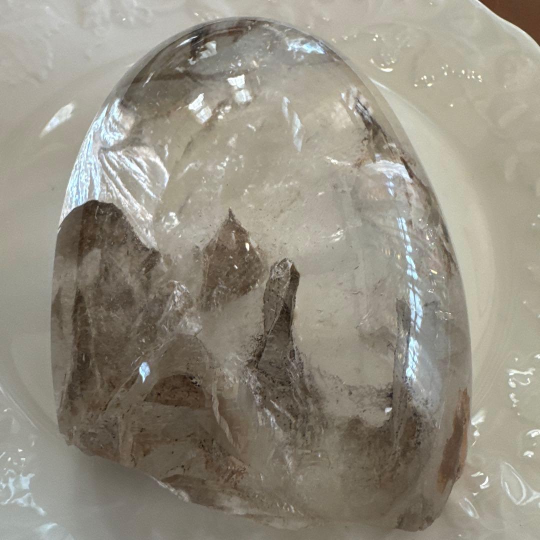 クォーツインクォーツ　貫入水晶　水晶原石