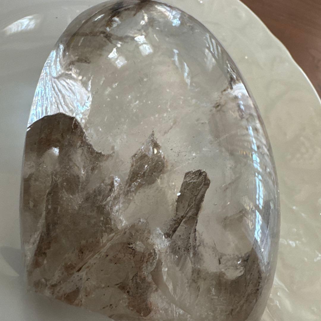 クォーツインクォーツ　貫入水晶　水晶原石