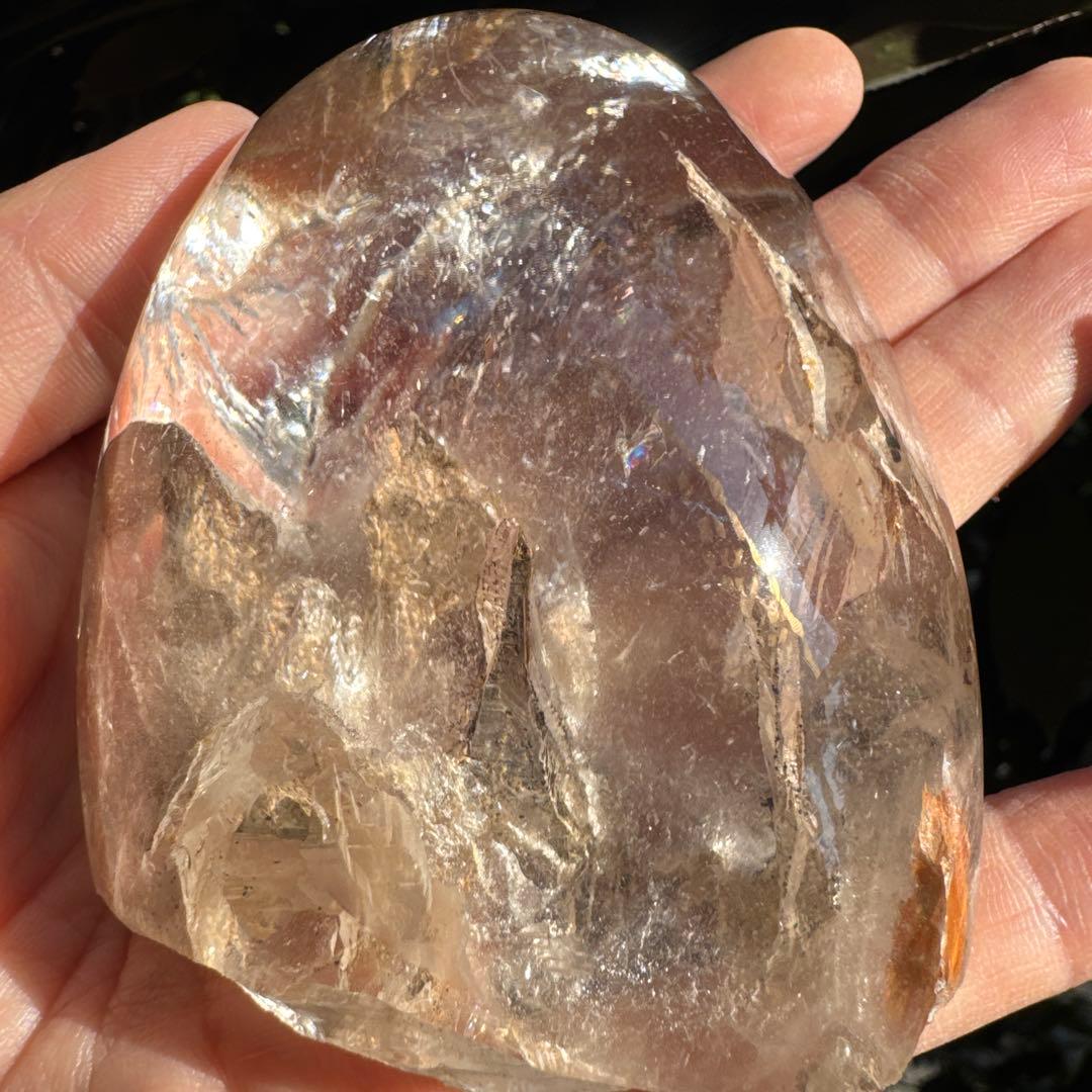 クォーツインクォーツ　貫入水晶　水晶原石