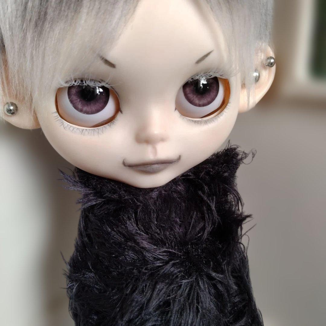 作家様　カスタムアイシードール　銀髪　ピアス　男の子
