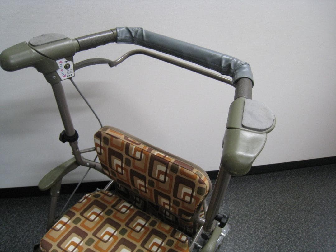 【島製作所】四輪歩行車　シンフォニーワイドSP 介護用歩行車 GAブラウン