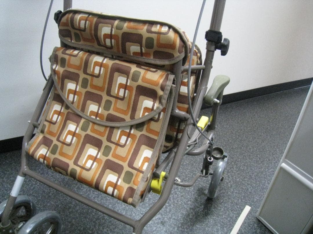 【島製作所】四輪歩行車　シンフォニーワイドSP 介護用歩行車 GAブラウン