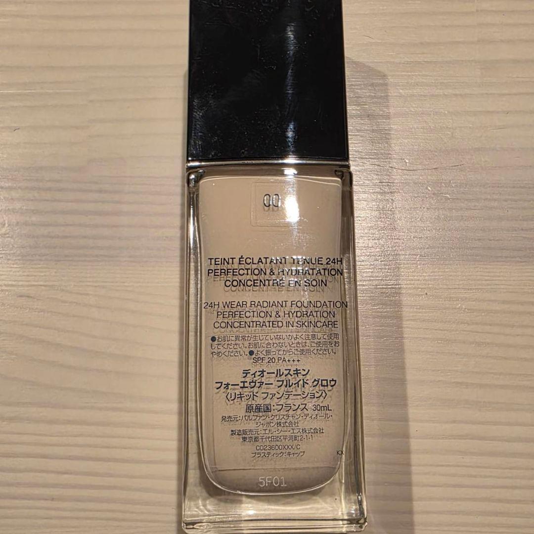 ファンデーション Dior Forever Skin Glow 5F01 30ml