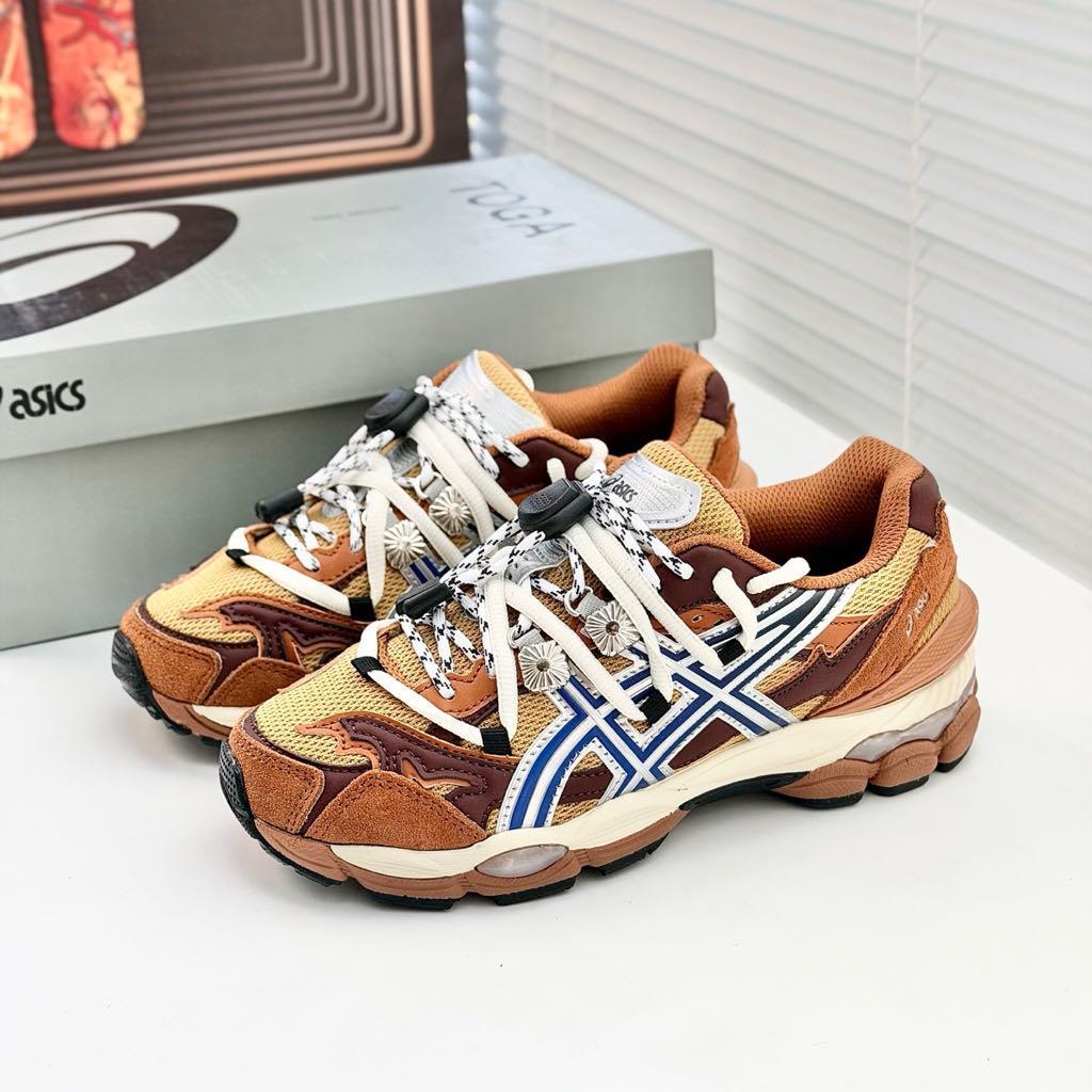 TOGA ASICS Gel-Cumulus 16 TG ブラウン/ベージュ